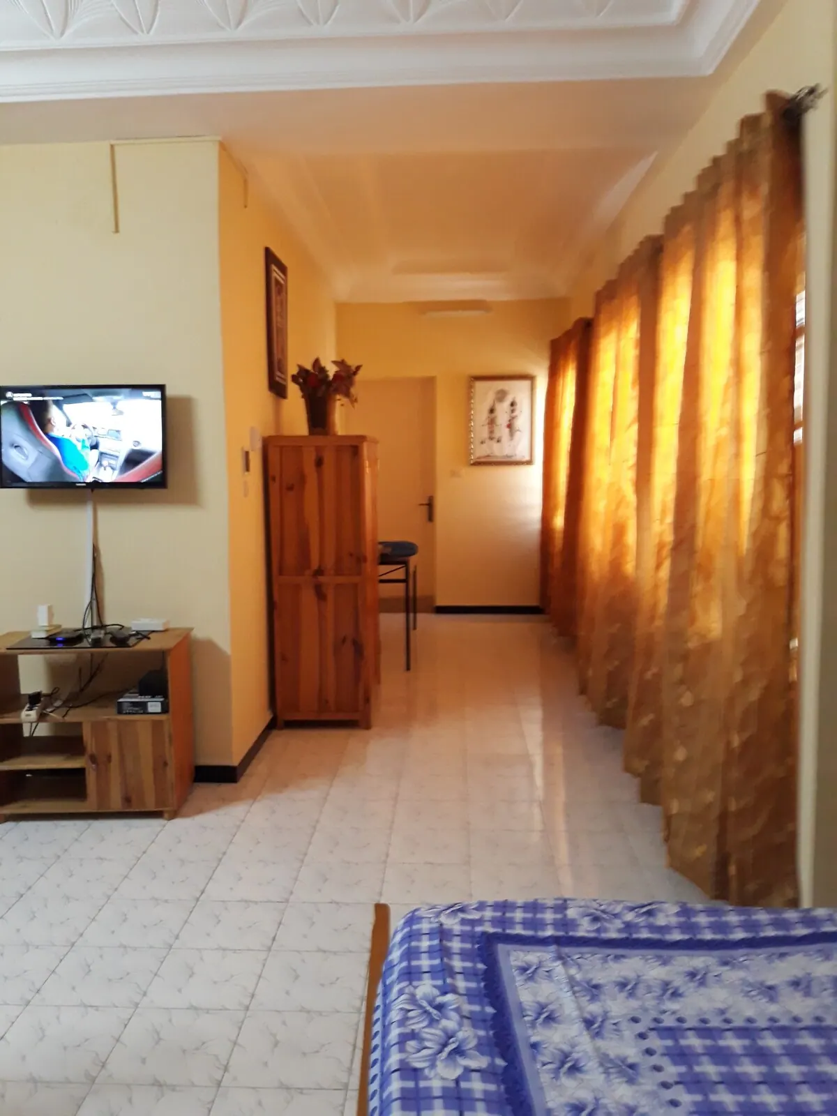 Le Studio, entrée et couloir